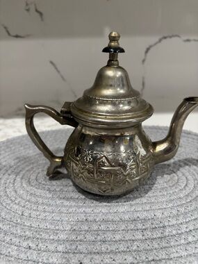 Vintage Moracan Decorative Silver-Tone Embossed Teapot - Silver tone